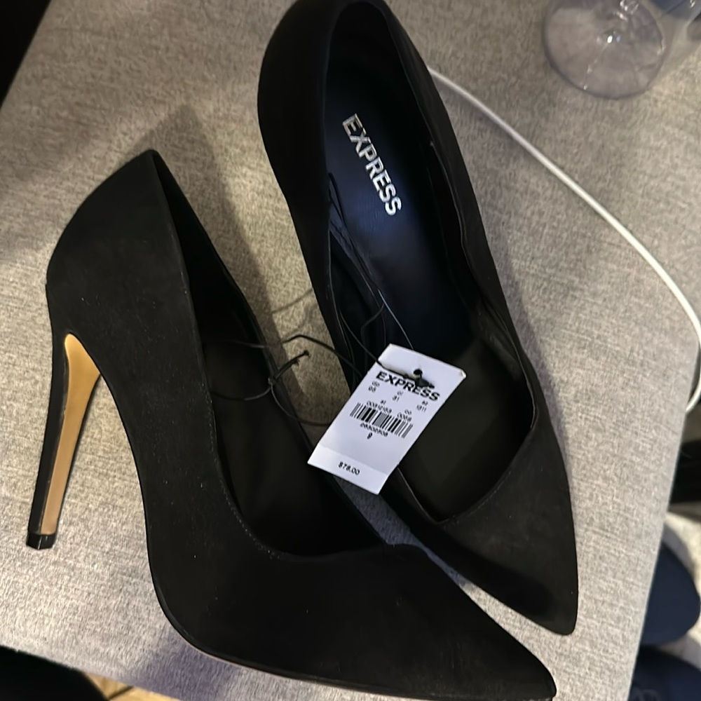 Express pumps black size 9 brand new with tags